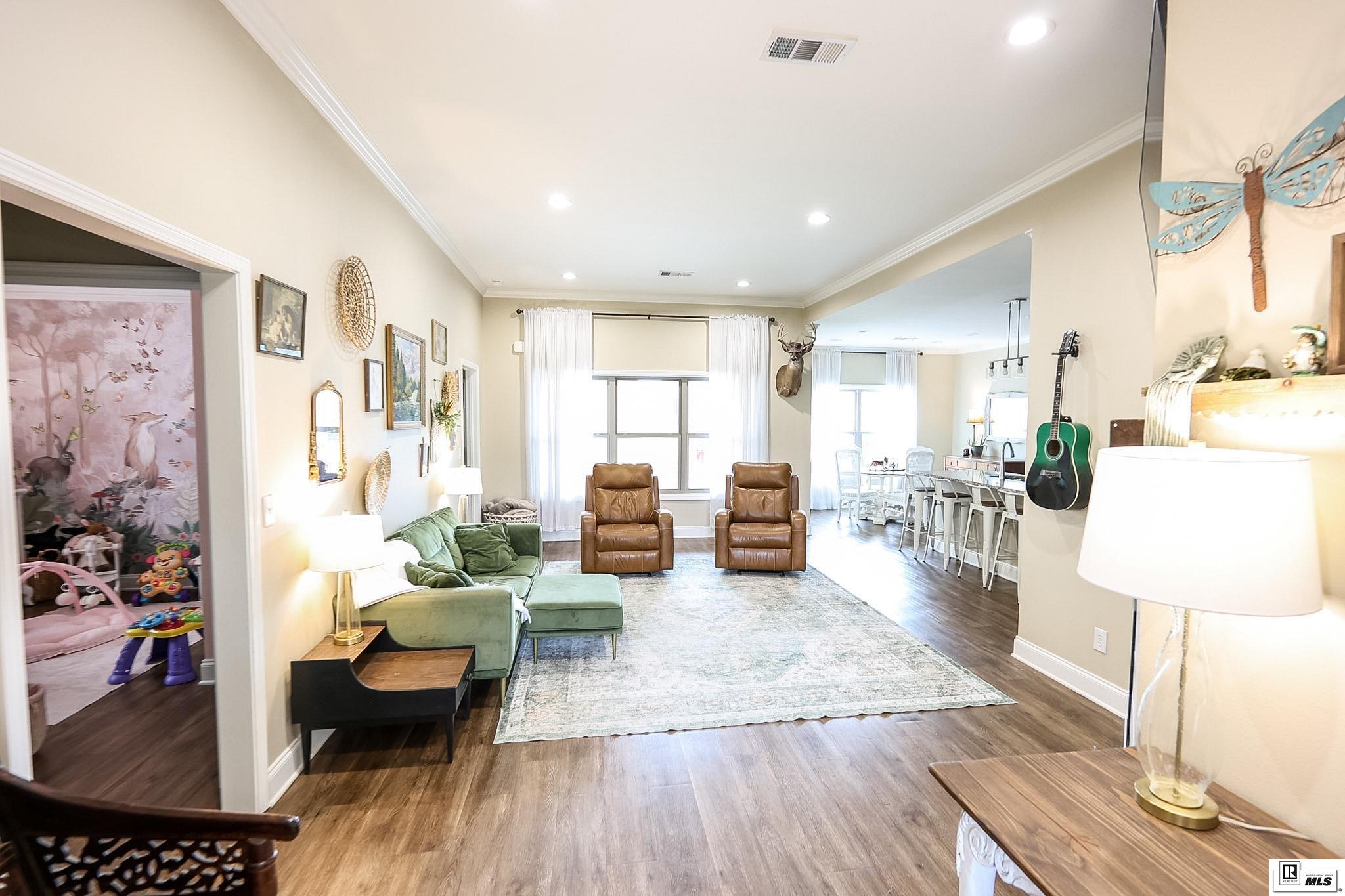 300 YELLOW PINE DRIVE