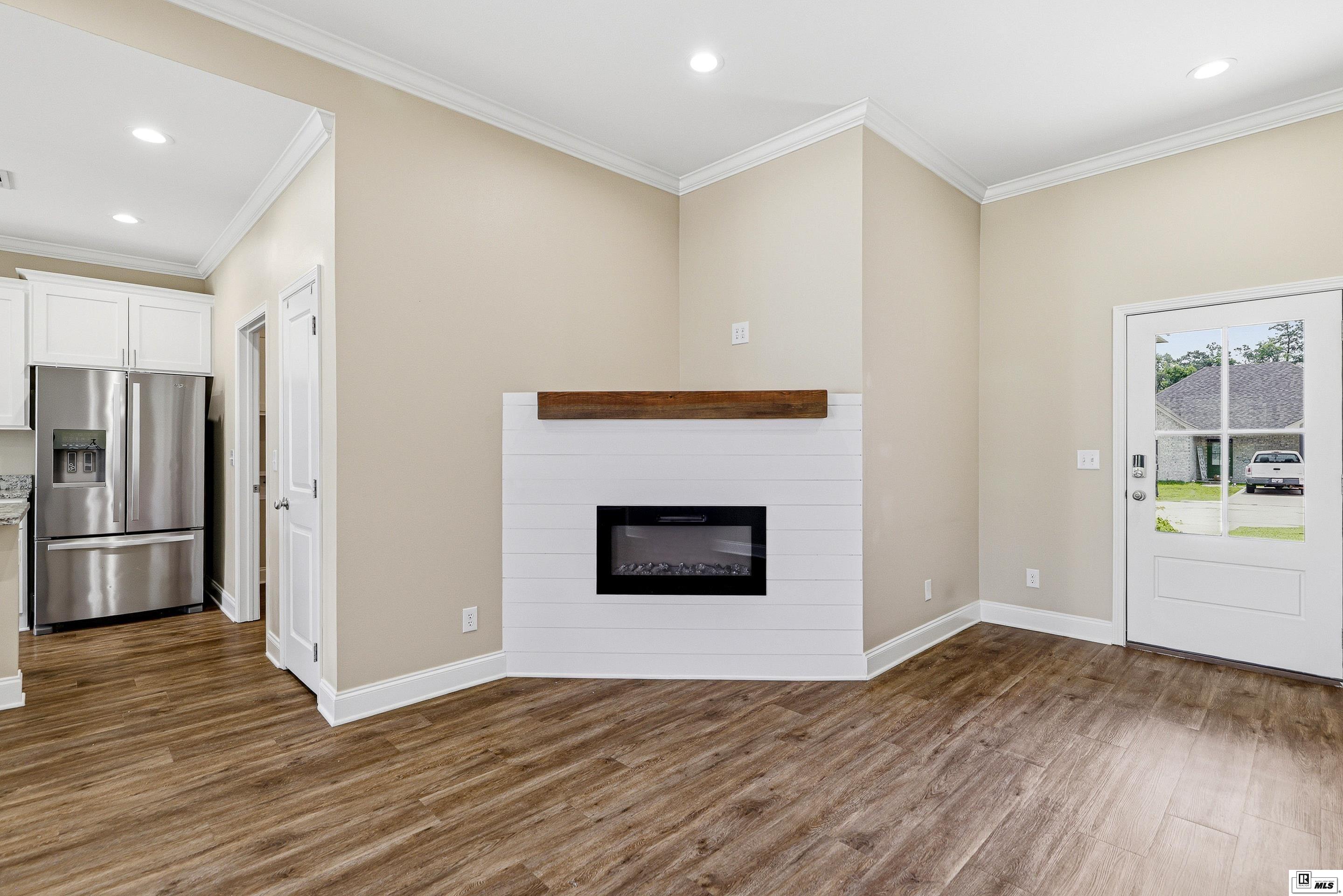 300 YELLOW PINE DRIVE