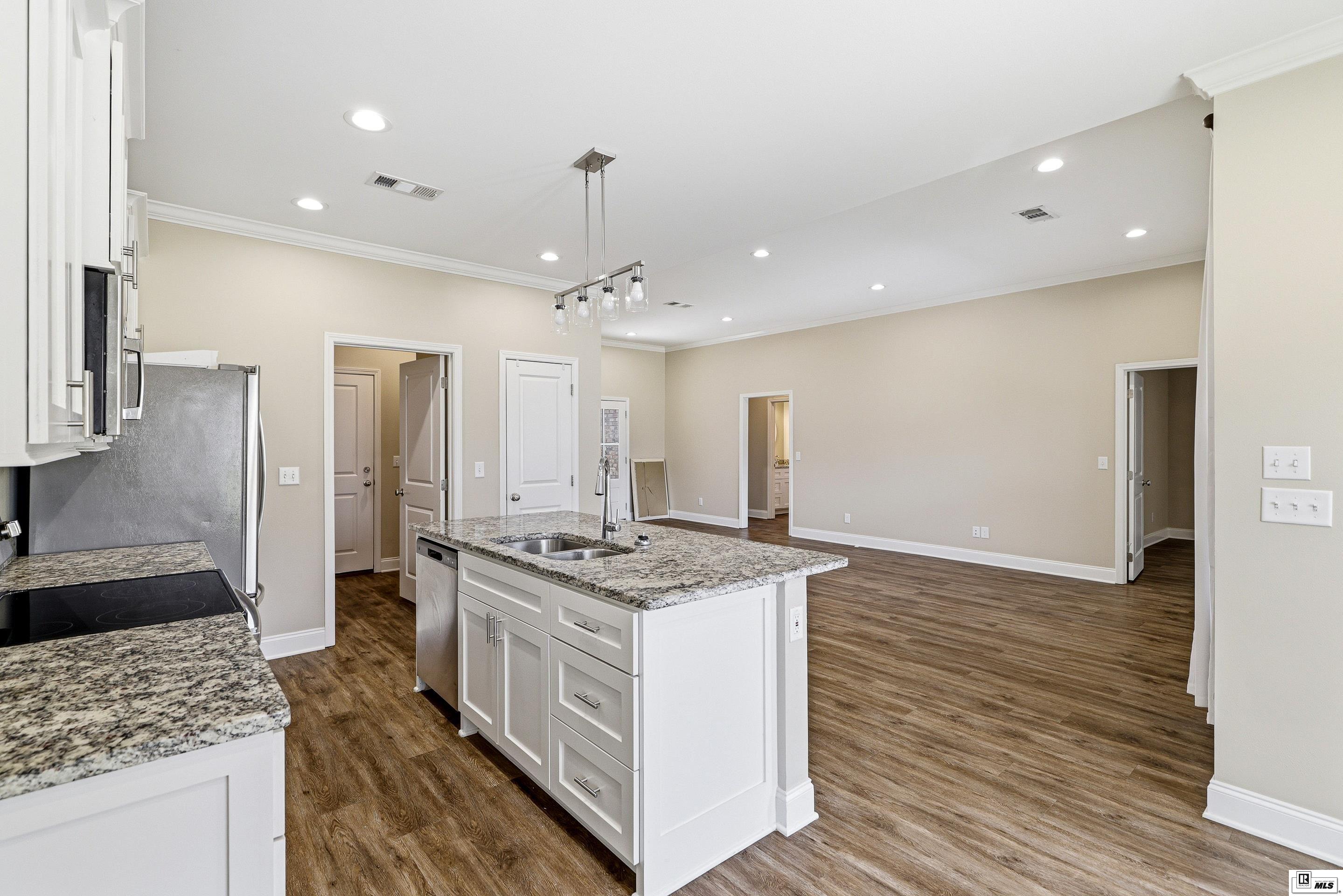 300 YELLOW PINE DRIVE