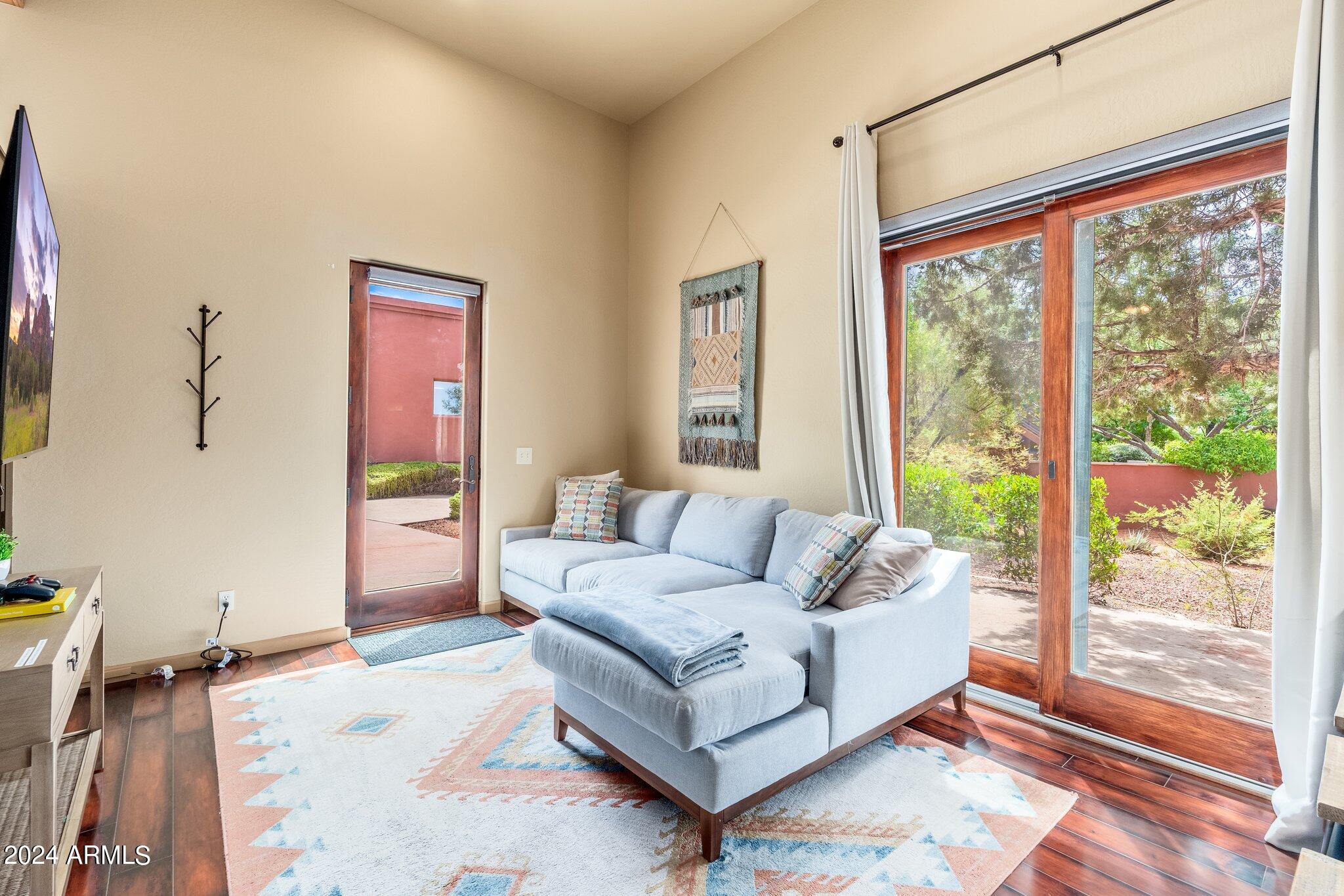 1275 DRY CREEK Road