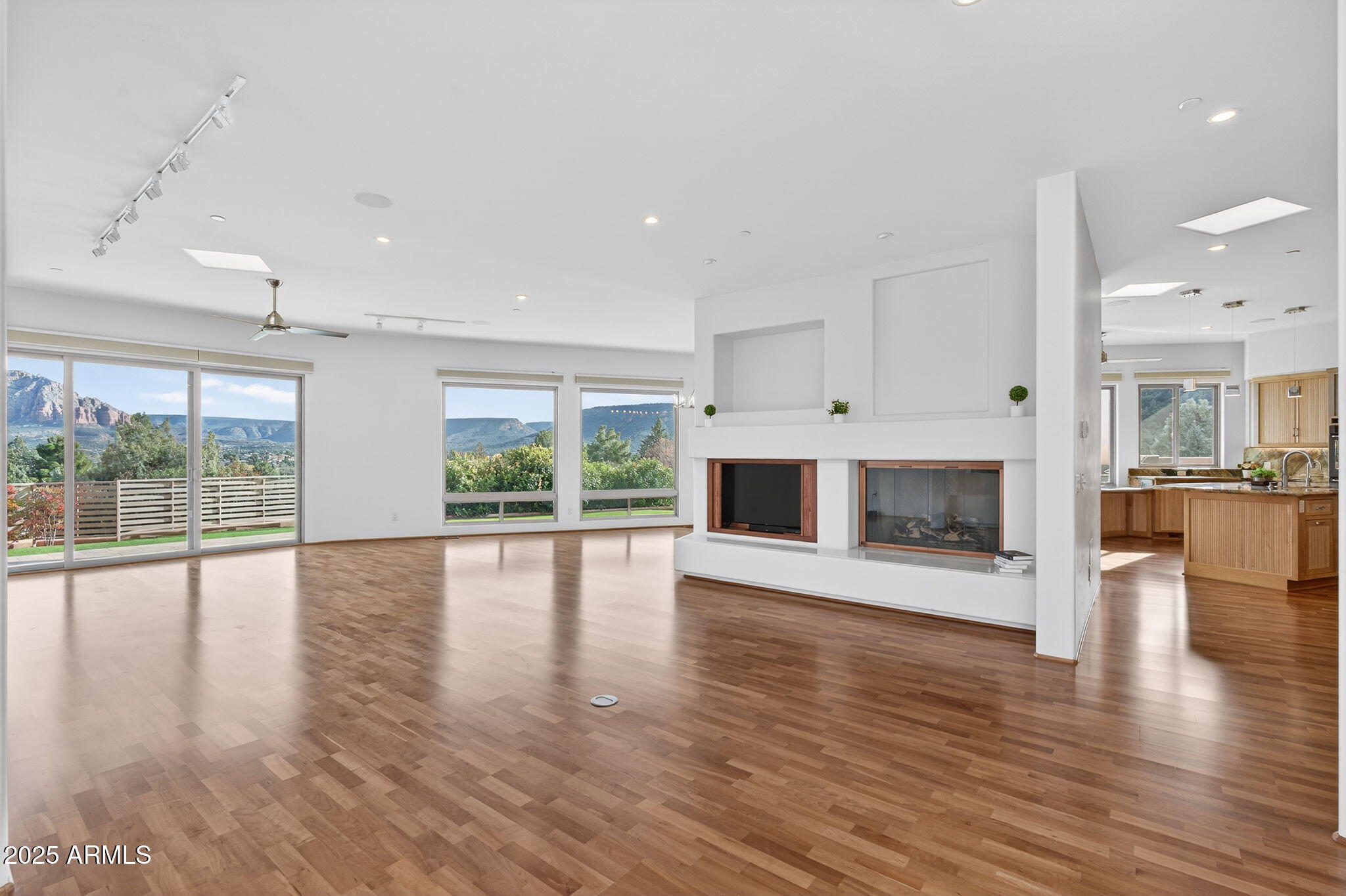 40 EASTERN Vista S