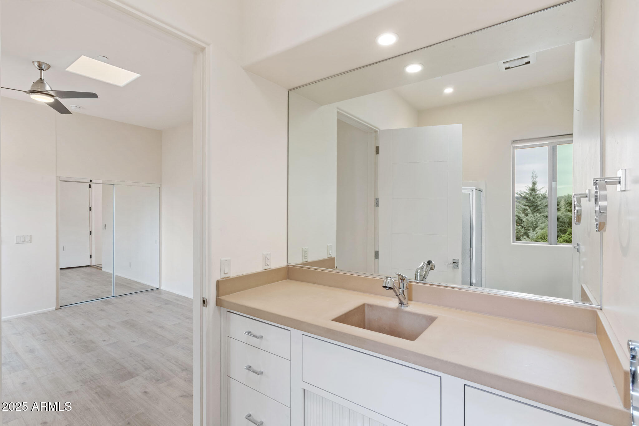 40 EASTERN Vista S