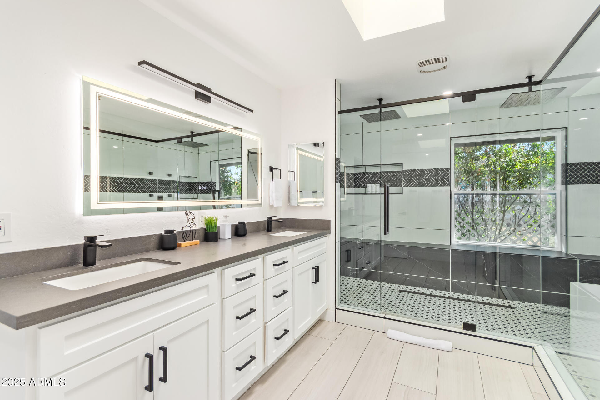 6085 E QUAIL TRACK Drive