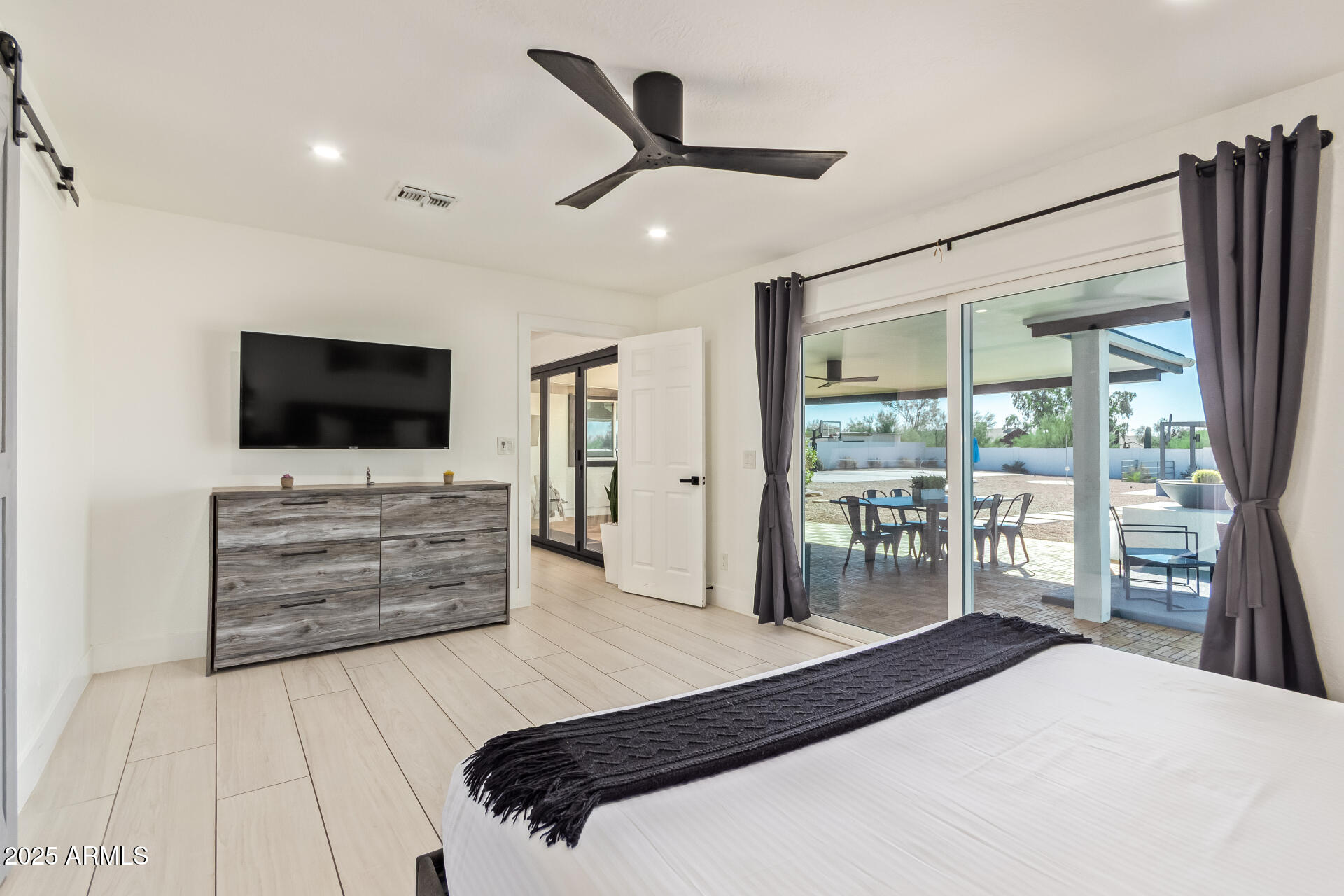 6085 E QUAIL TRACK Drive