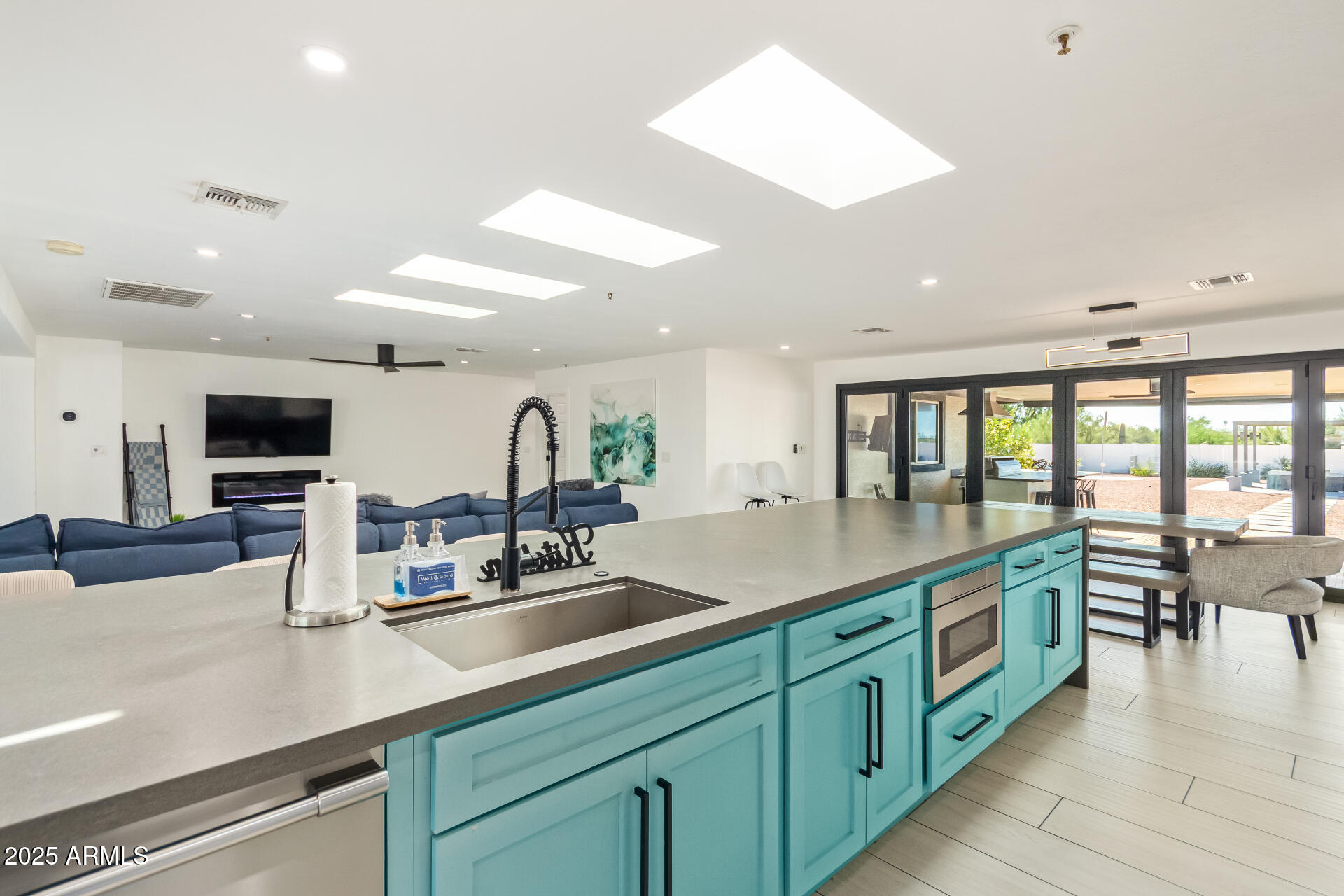 6085 E QUAIL TRACK Drive