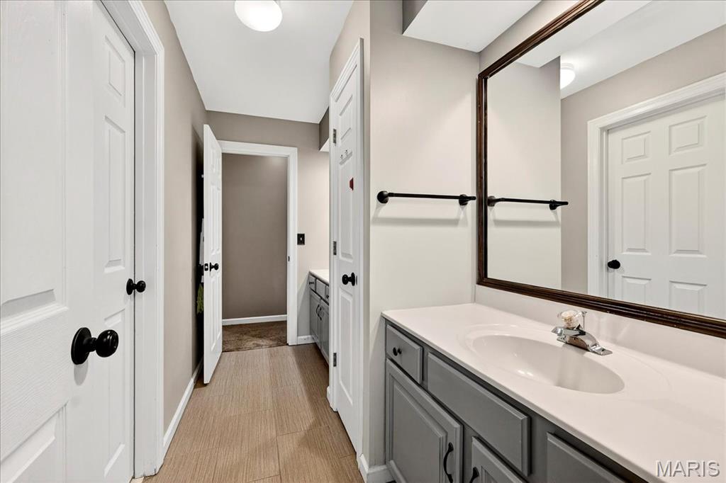 1460 Highland Valley Drive