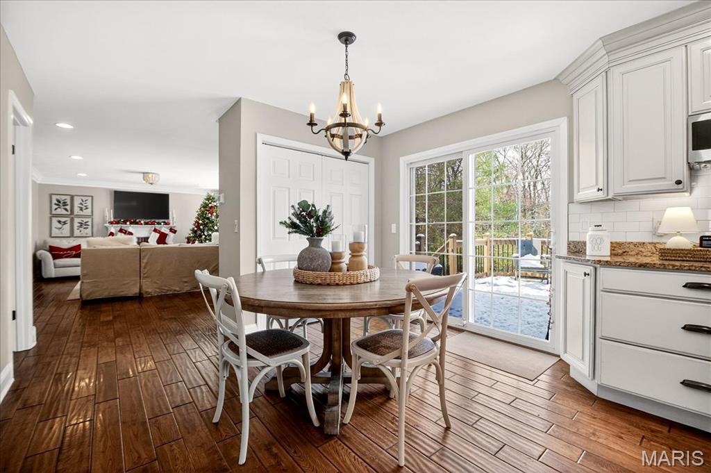 311 Beacon Point Lane