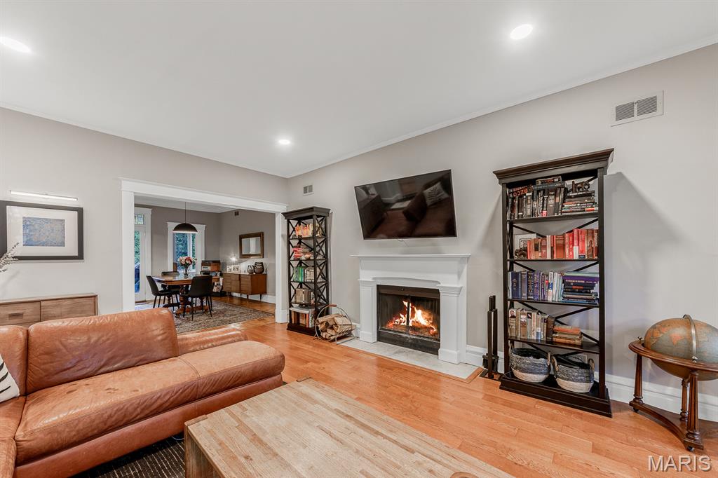 4928 Buckingham Court Unit: 2W