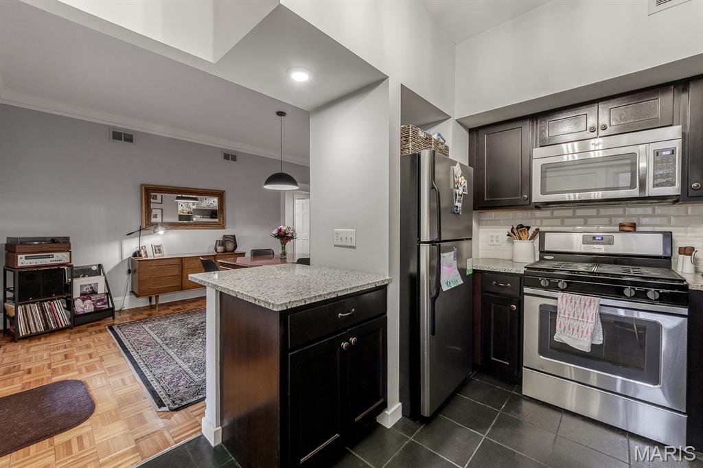 4928 Buckingham Court Unit: 2W