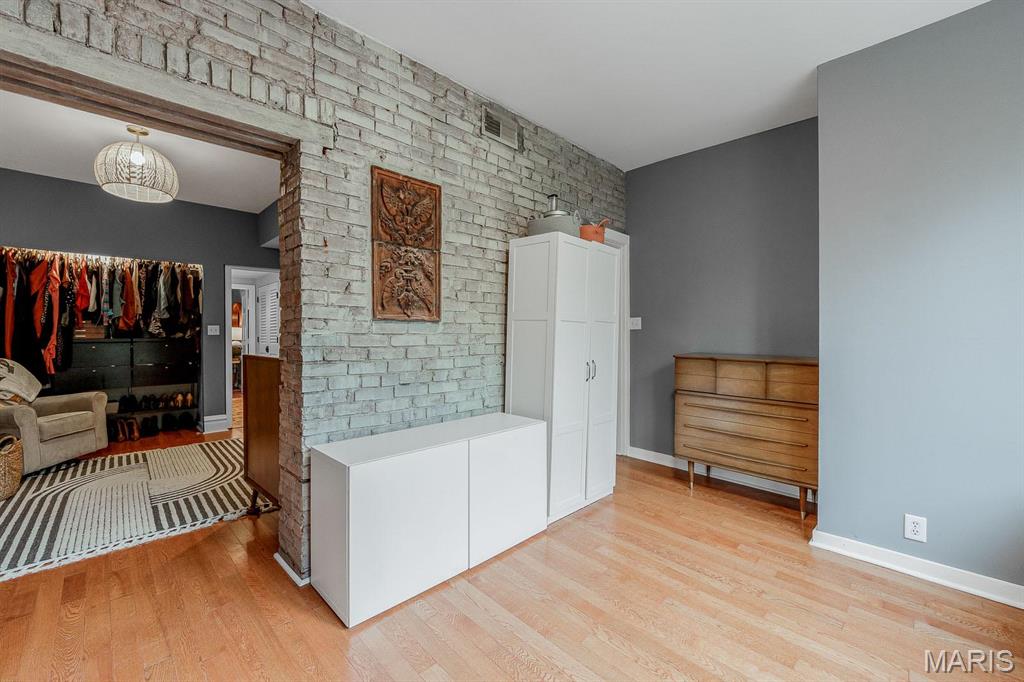 4928 Buckingham Court Unit: 2W