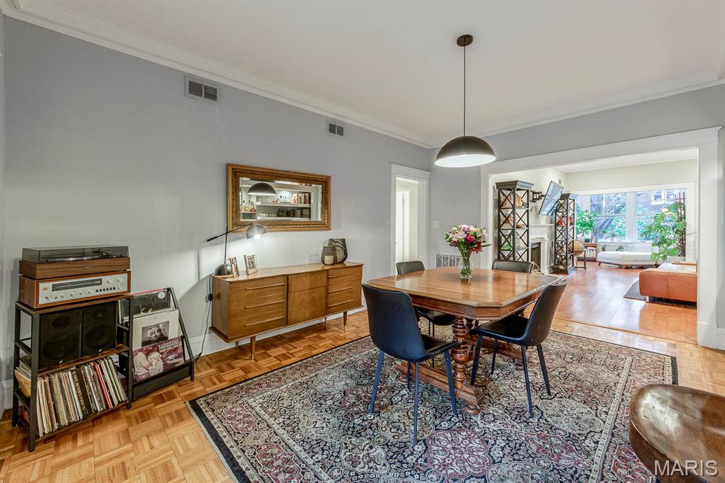 4928 Buckingham Court Unit: 2W