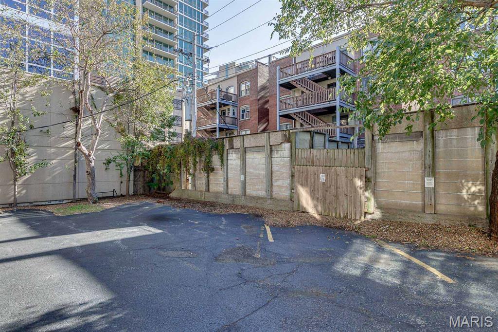 4928 Buckingham Court Unit: 2W