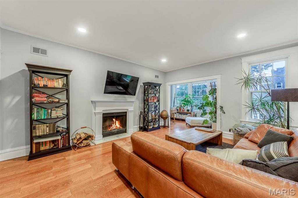 4928 Buckingham Court Unit: 2W