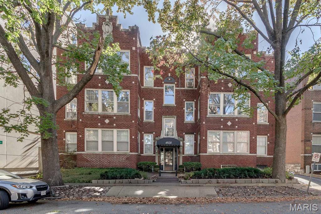 4928 Buckingham Court Unit: 2W