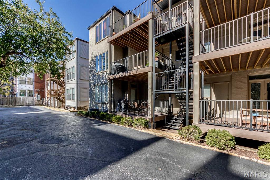 4928 Buckingham Court Unit: 2W