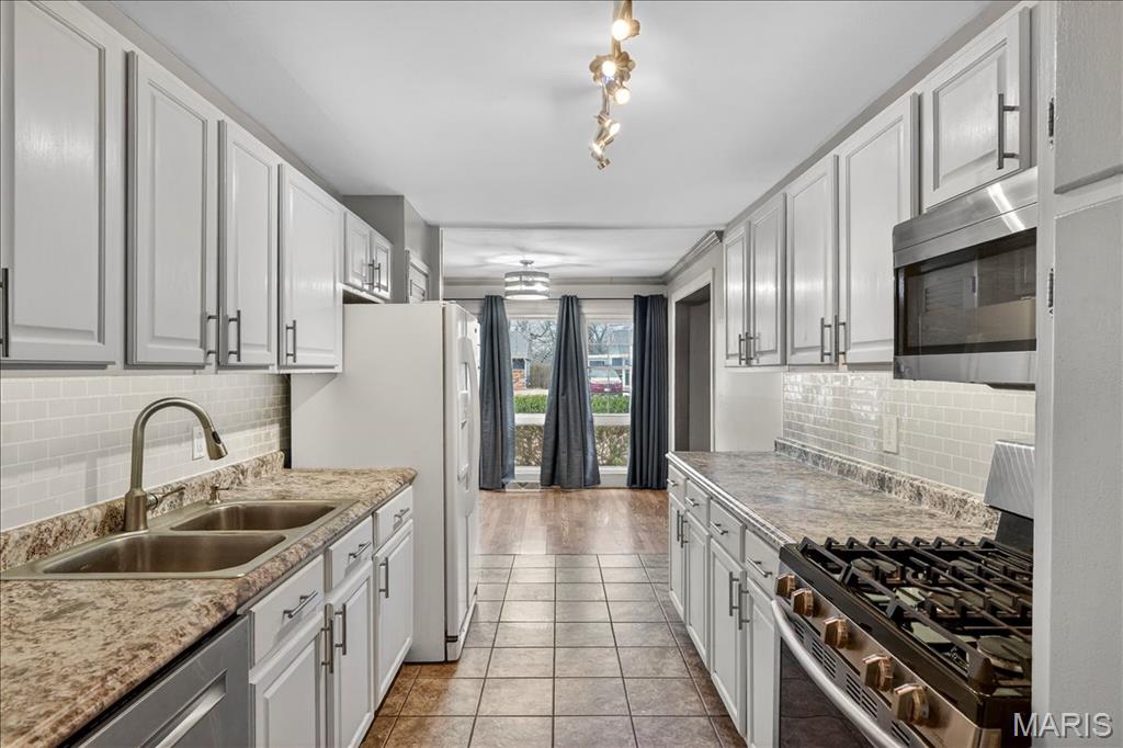 2844 Westlawn Street