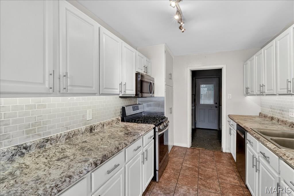 2844 Westlawn Street