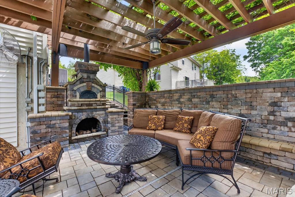 948 Emerald Oaks Court