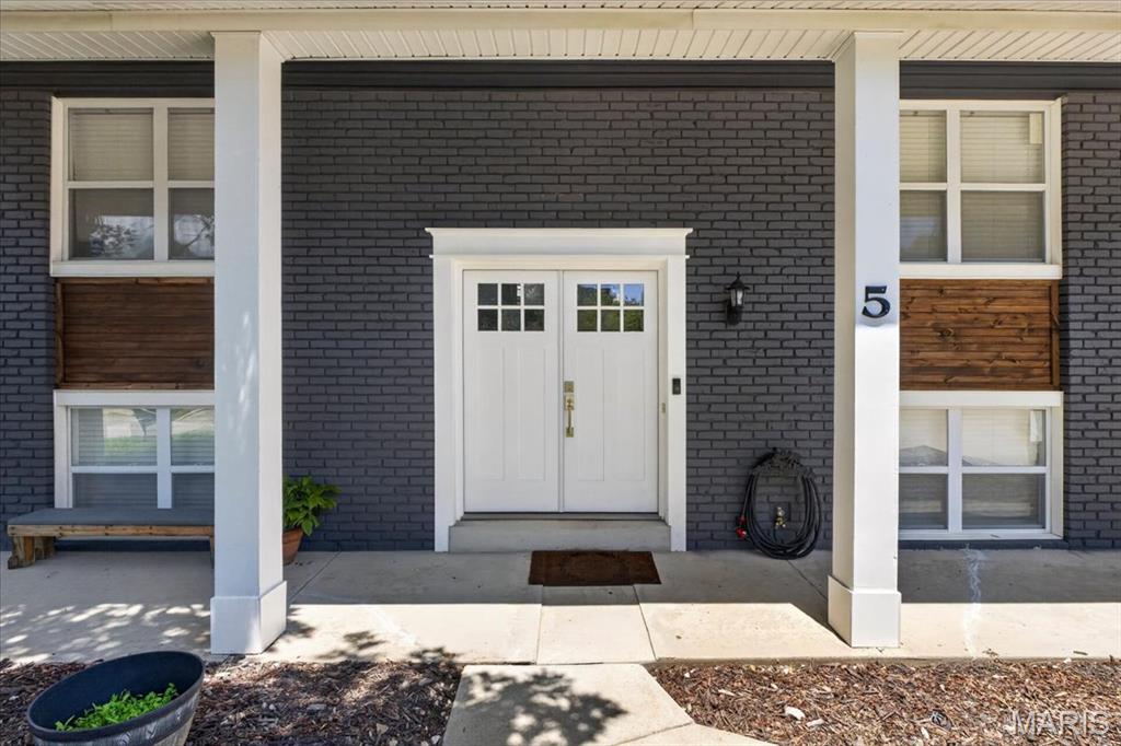 5 Golden Oak Court