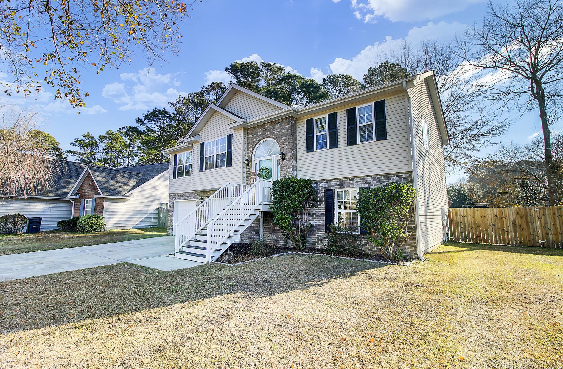1037 Cobblestone Boulevard
