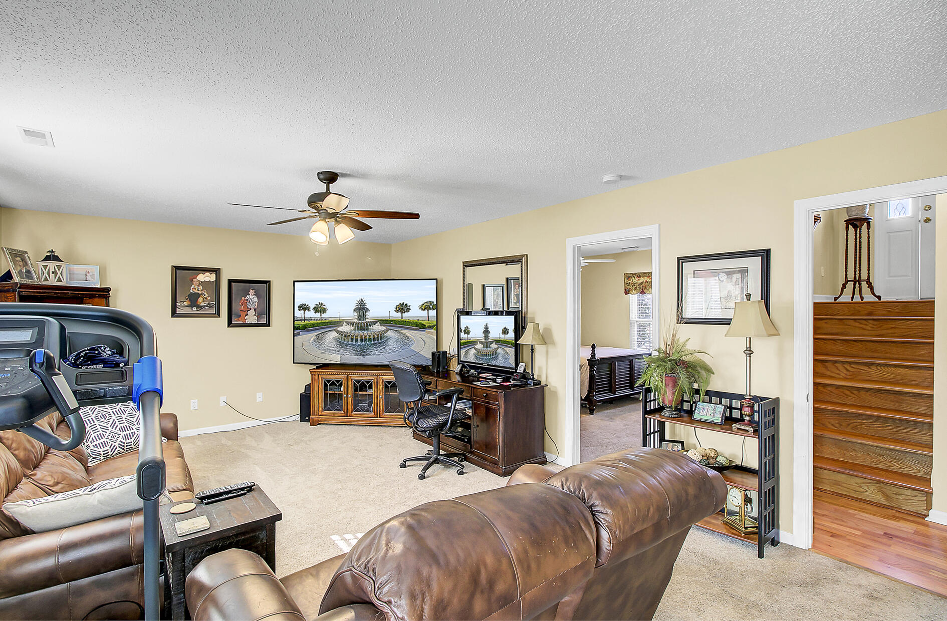 1037 Cobblestone Boulevard