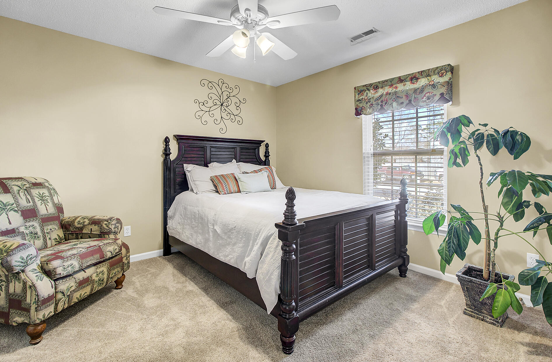 1037 Cobblestone Boulevard