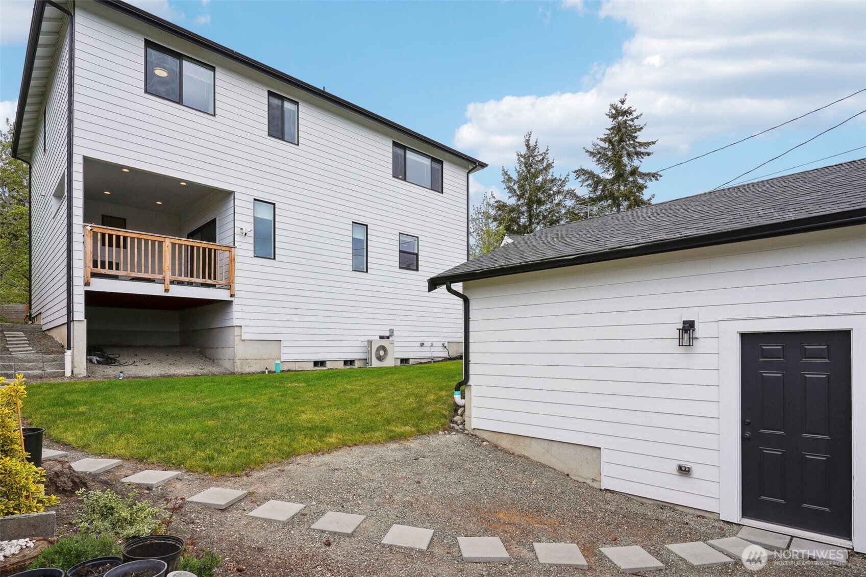 2911 S Puget Sound Avenue