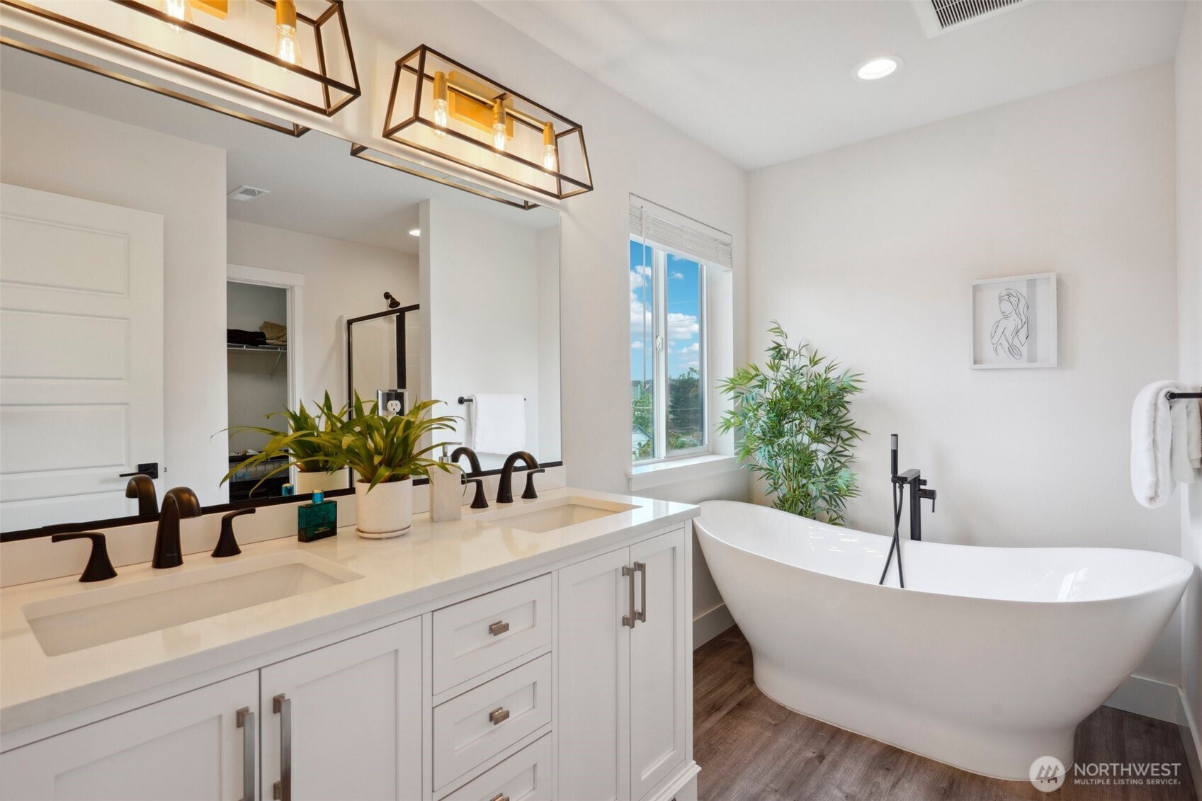 2911 S Puget Sound Avenue