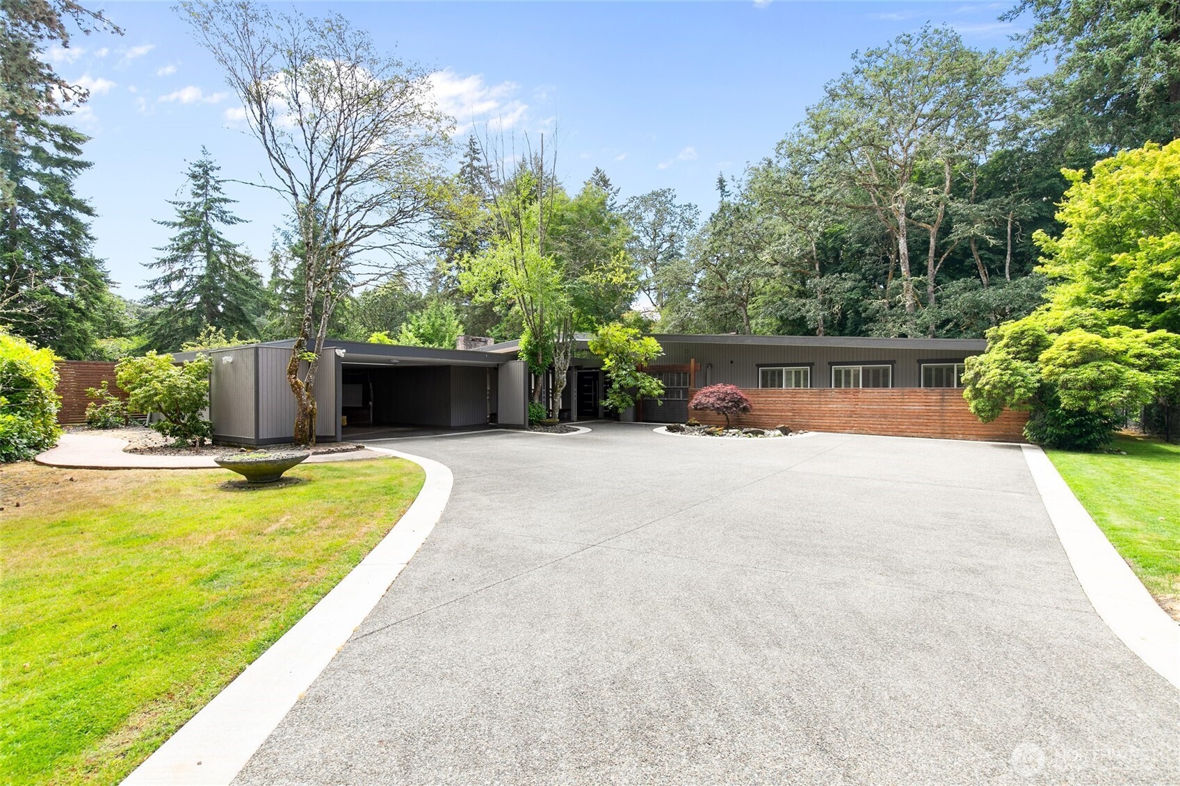 11508 Clovercrest Drive SW