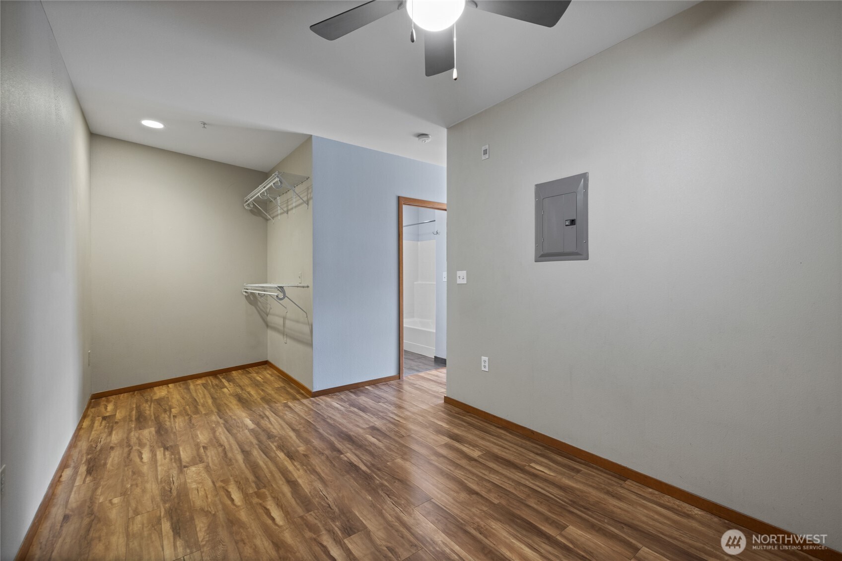 210 W Pioneer Avenue Unit: 207