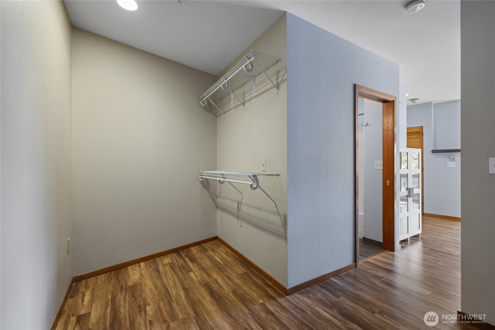 210 W Pioneer Avenue Unit: 207