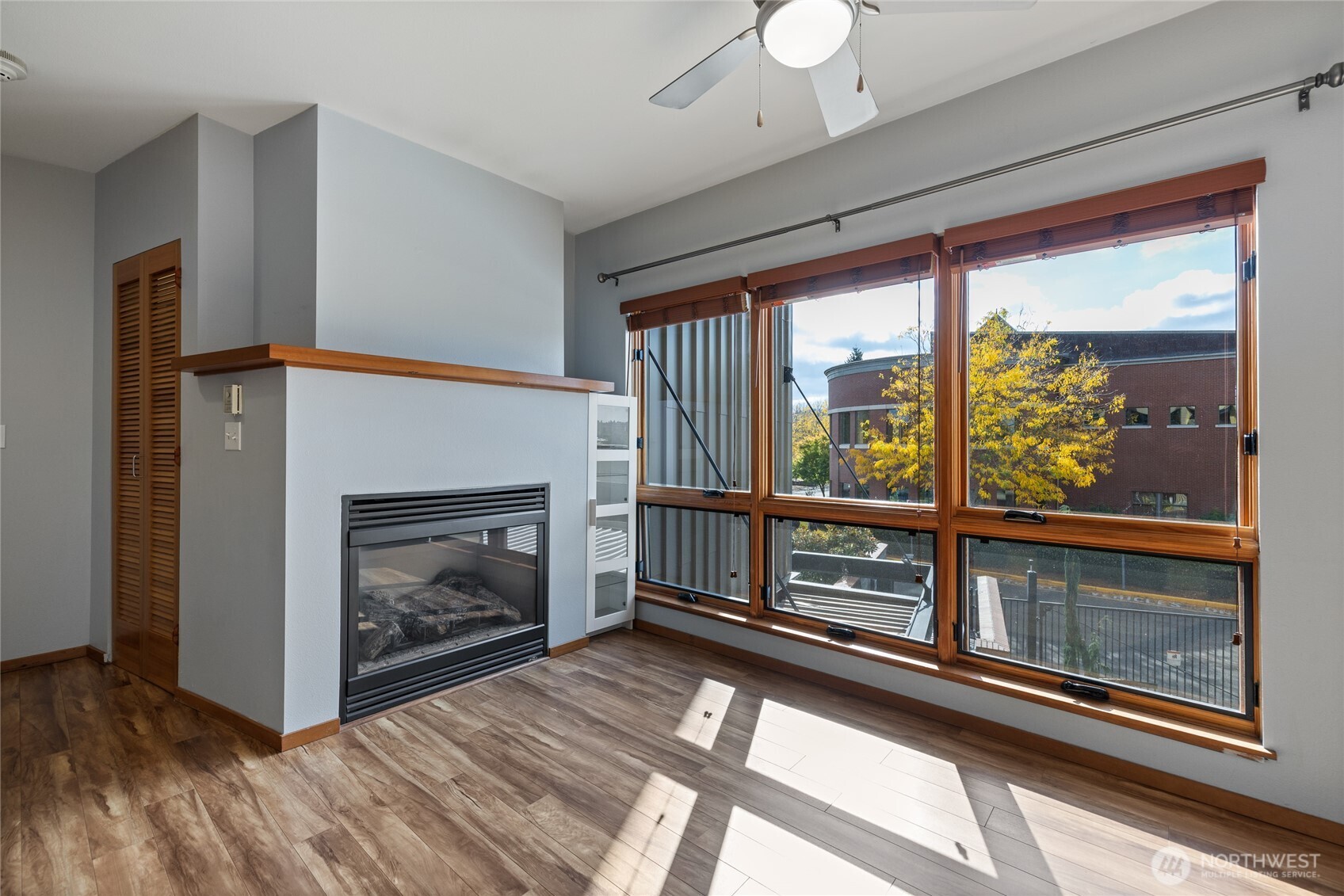 210 W Pioneer Avenue Unit: 207