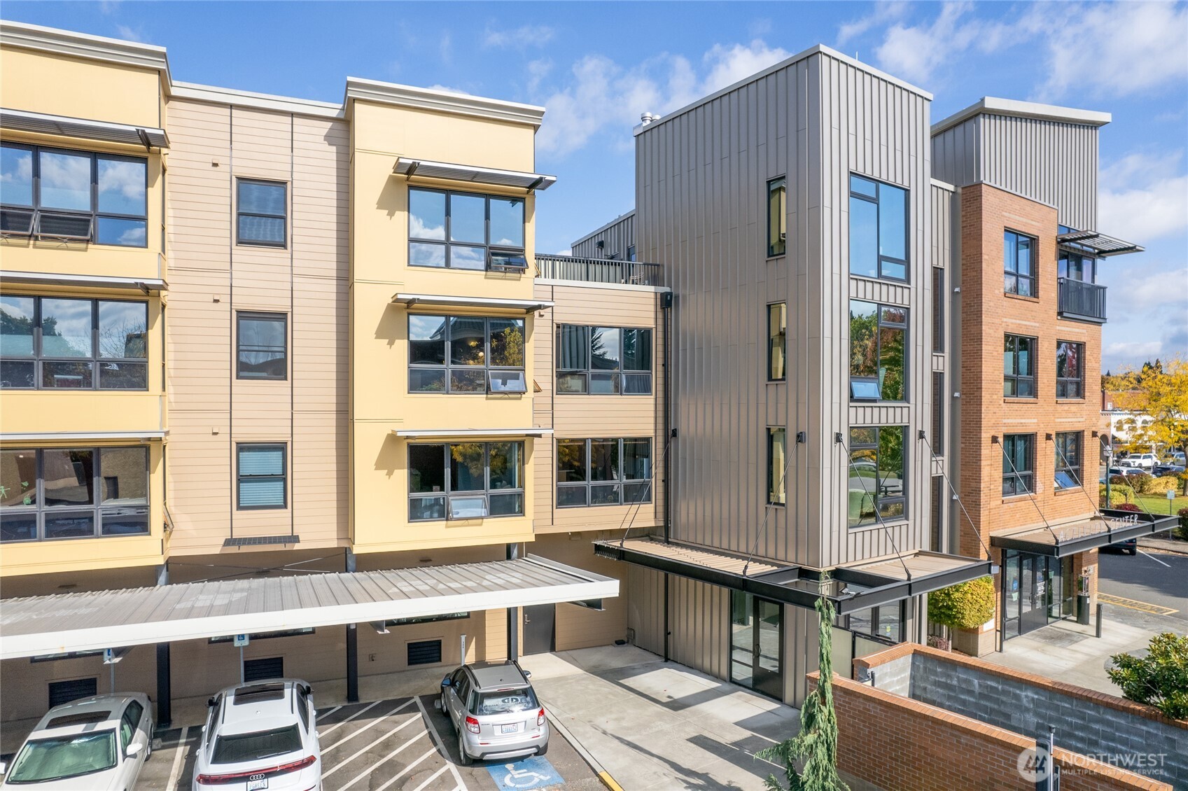 210 W Pioneer Avenue Unit: 207