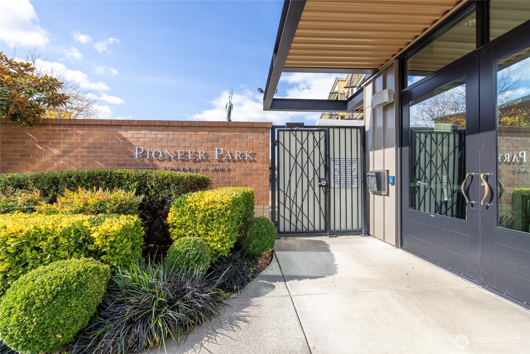 210 W Pioneer Avenue Unit: 207