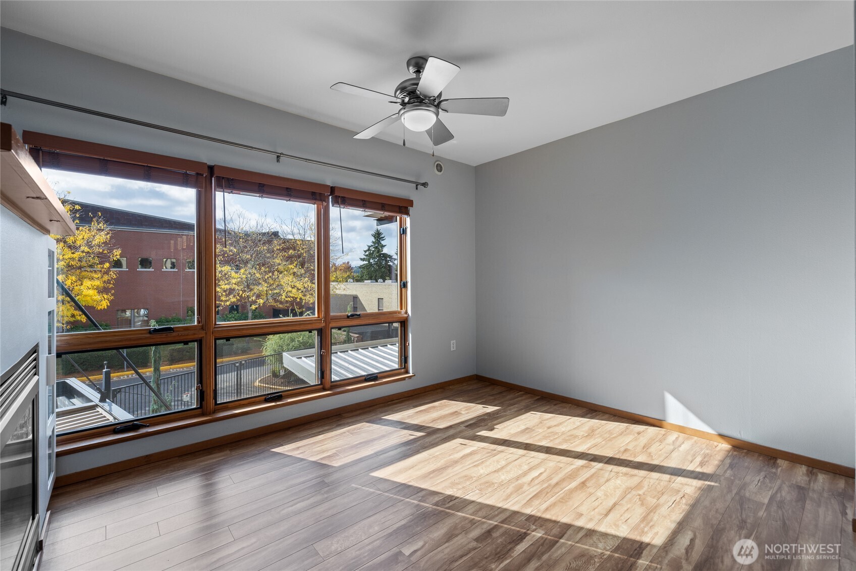 210 W Pioneer Avenue Unit: 207