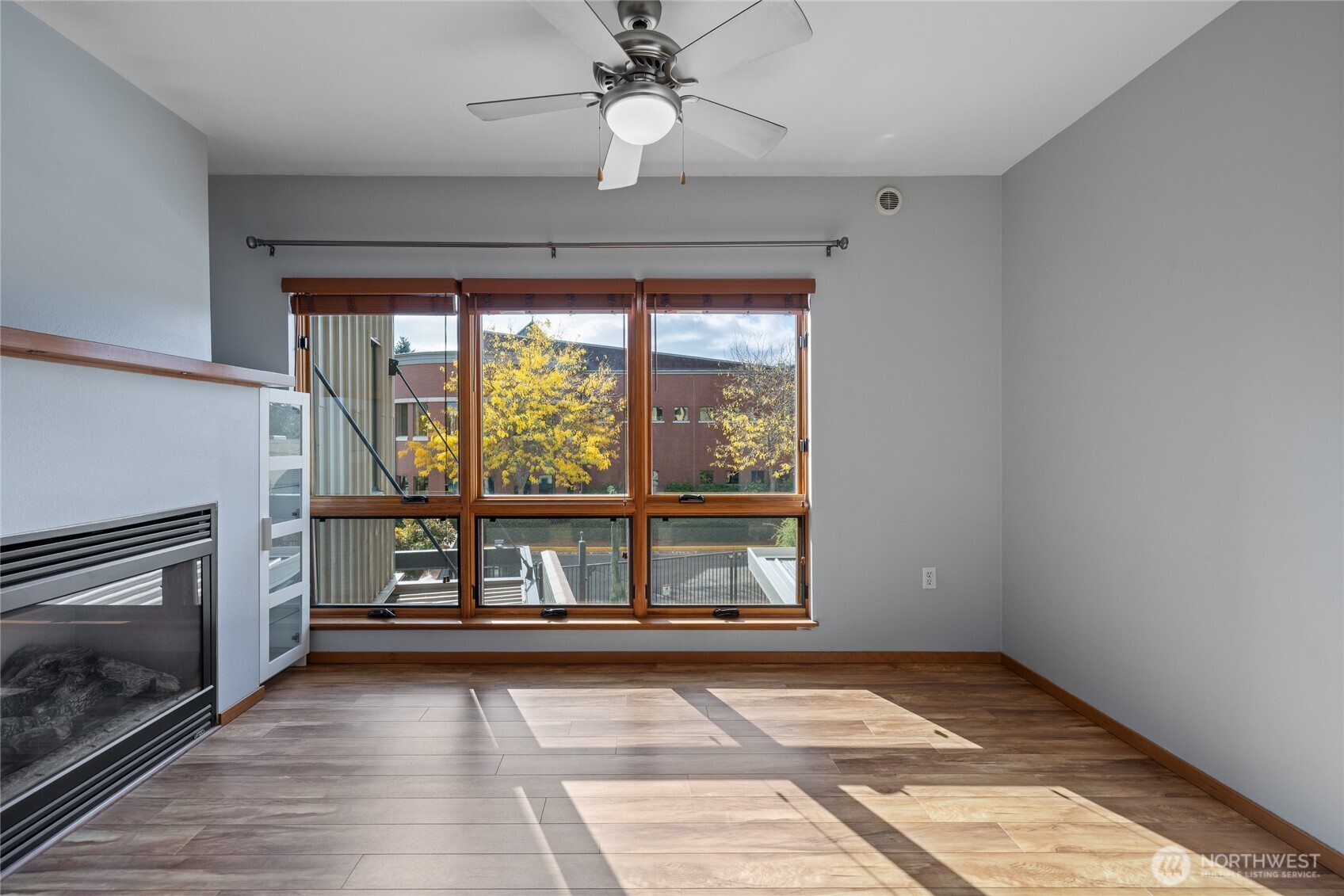 210 W Pioneer Avenue Unit: 207