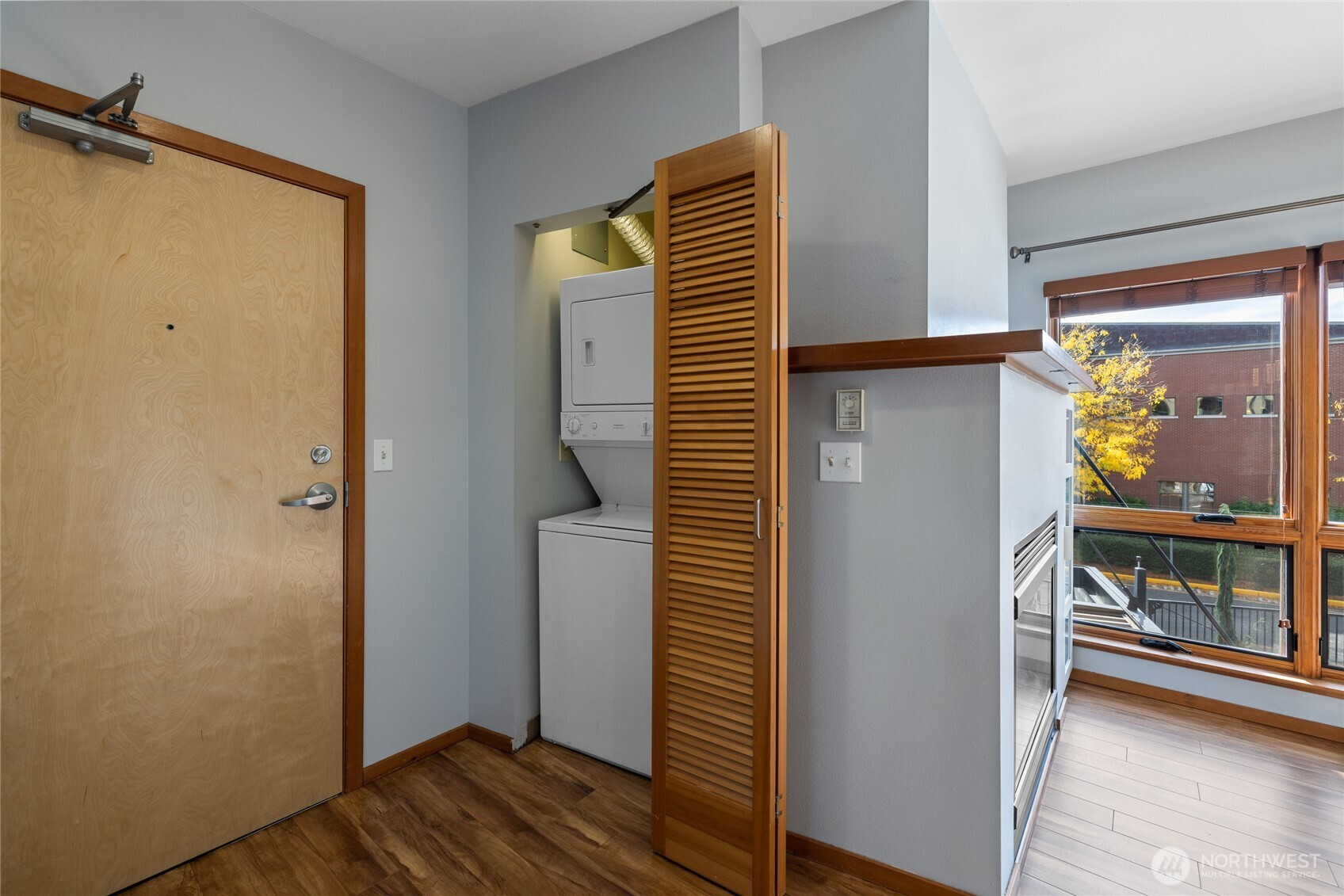 210 W Pioneer Avenue Unit: 207