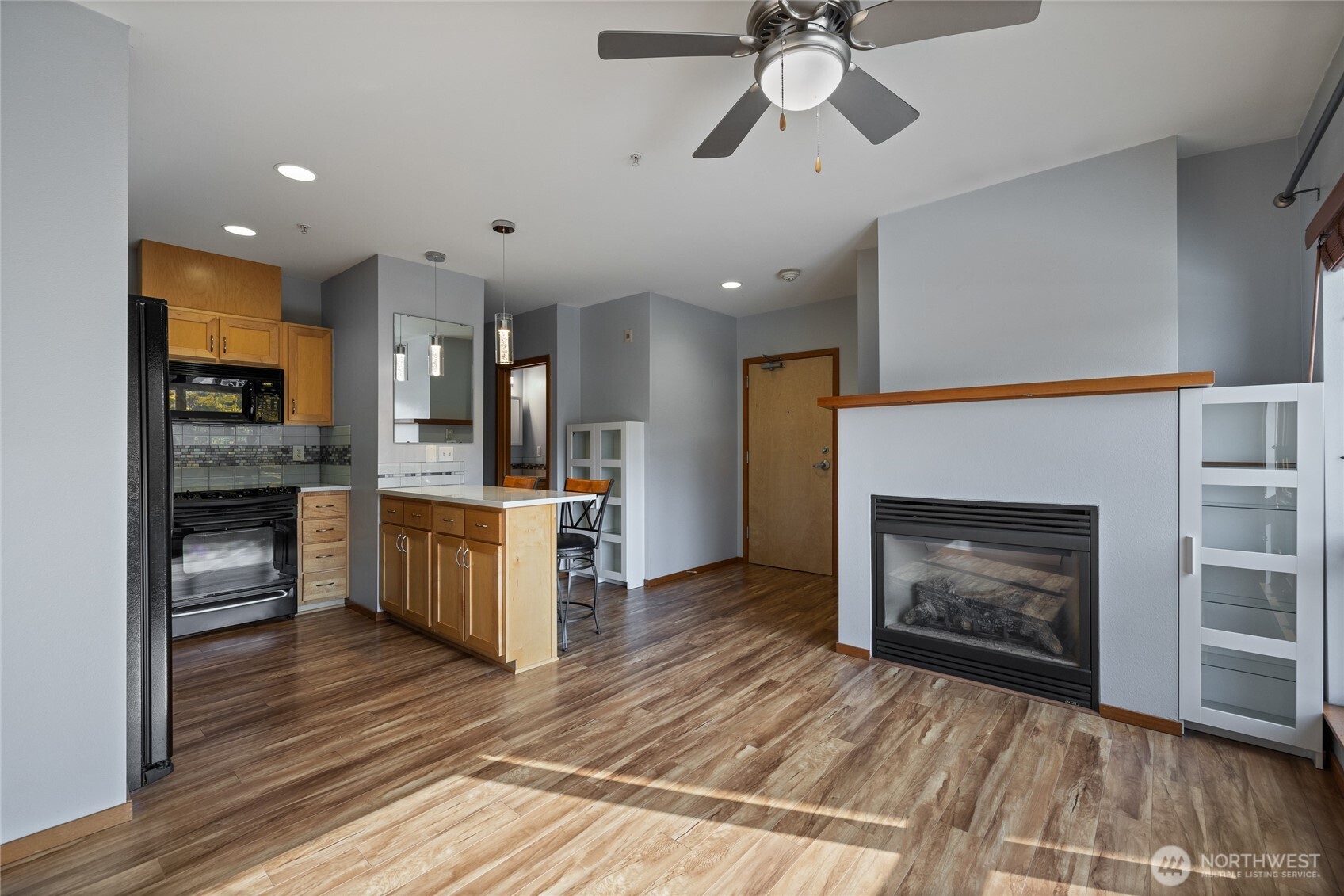 210 W Pioneer Avenue Unit: 207