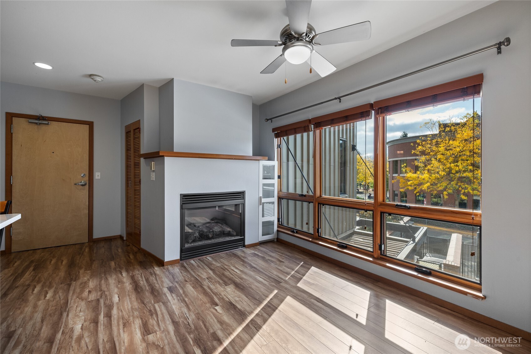 210 W Pioneer Avenue Unit: 207
