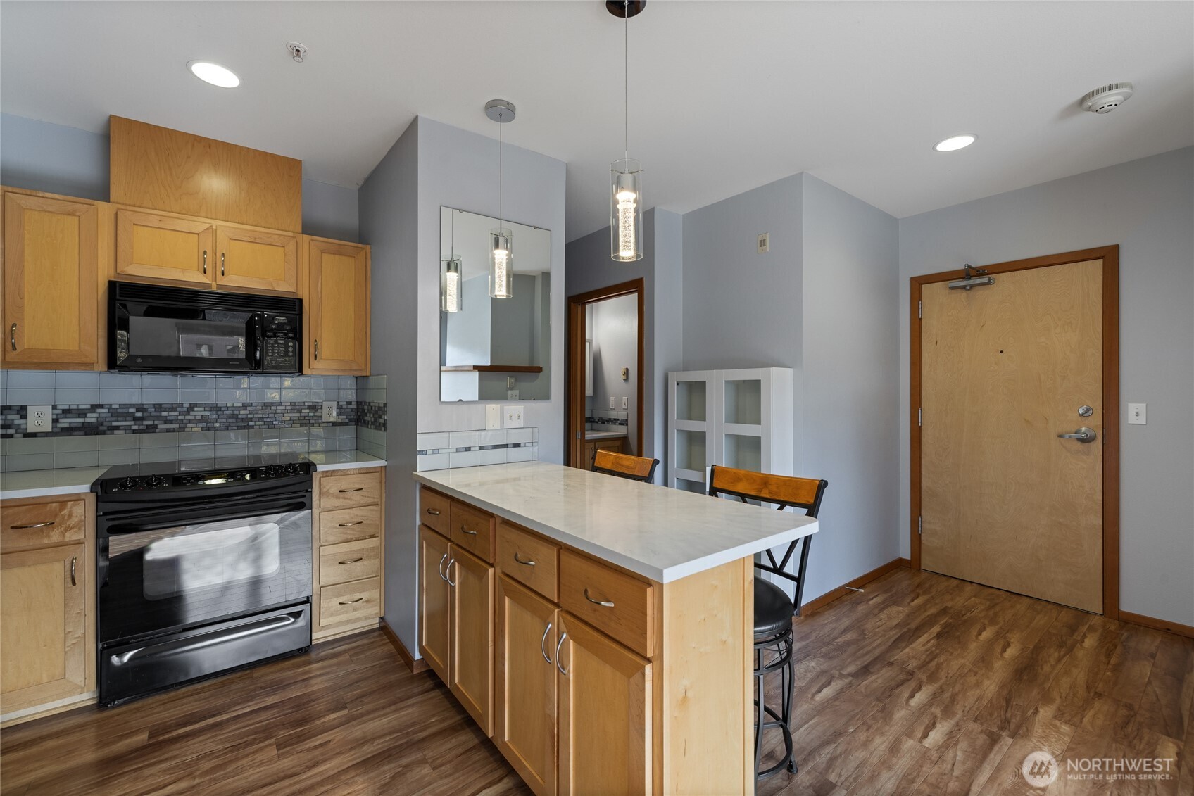 210 W Pioneer Avenue Unit: 207