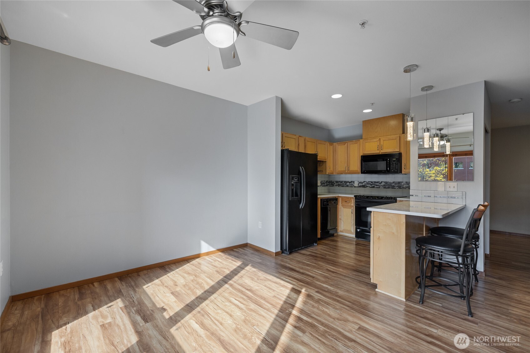 210 W Pioneer Avenue Unit: 207