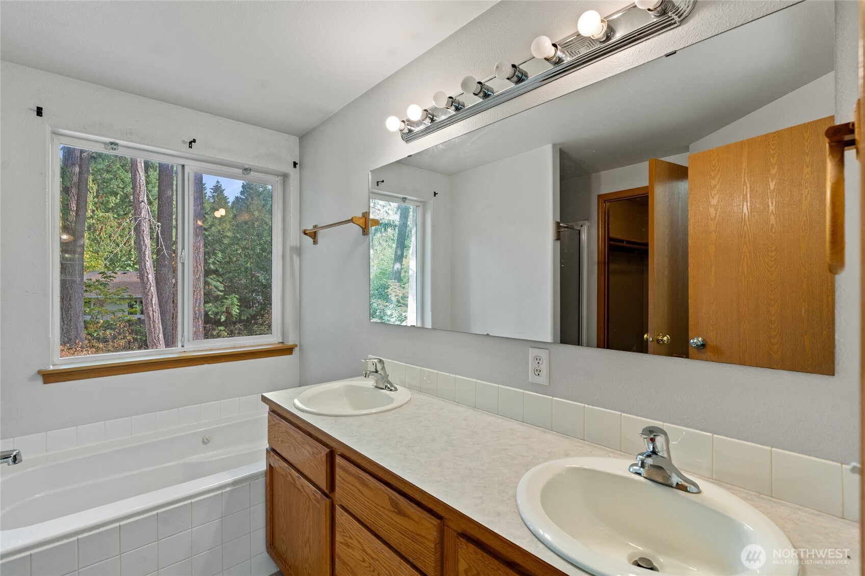 18816 Rampart Drive SE