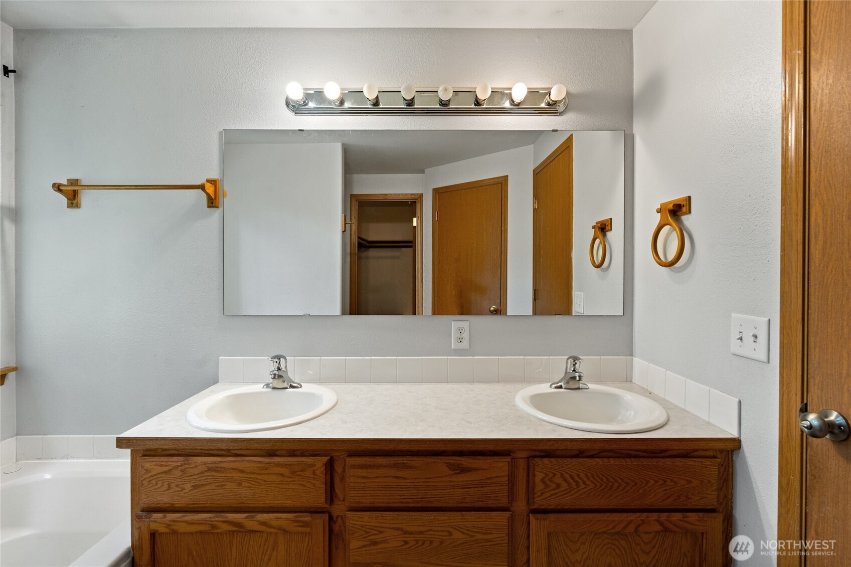 18816 Rampart Drive SE