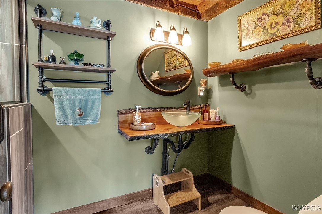 7262 Poverty Hill Road