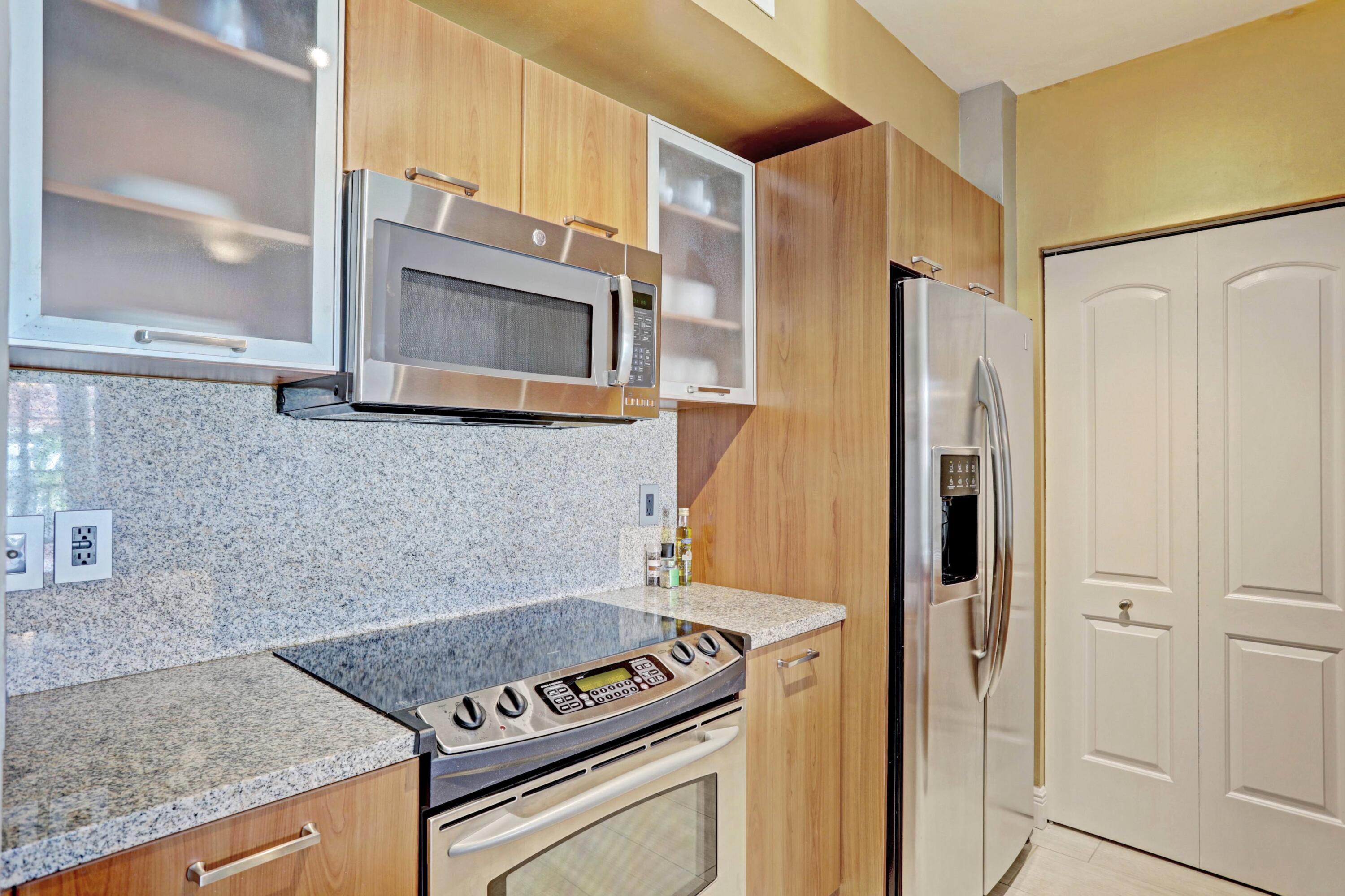 630 S Sapodilla Avenue S 321