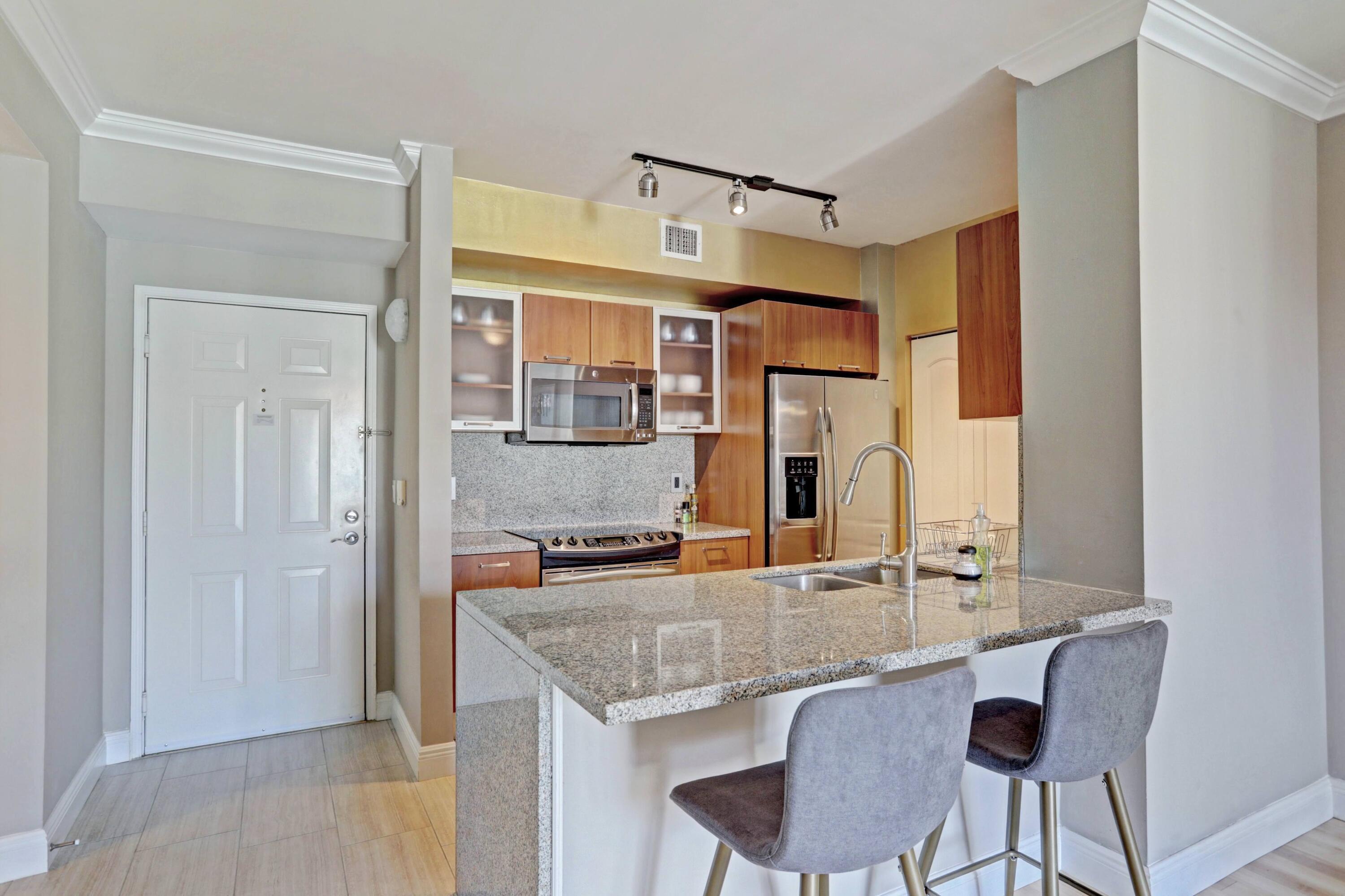 630 S Sapodilla Avenue S 321
