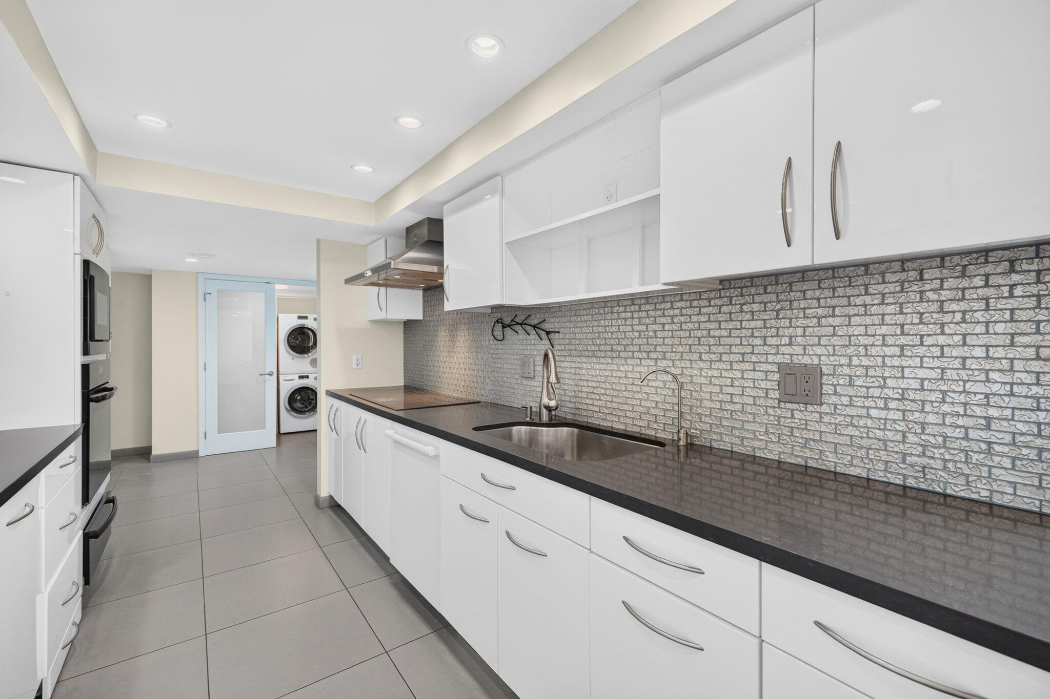 777 Bayshore Drive 701