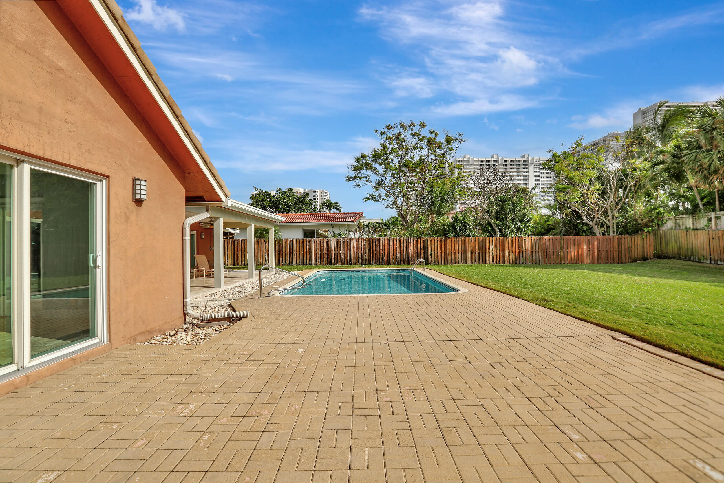 Lauderdale Surf & Yacht Estates