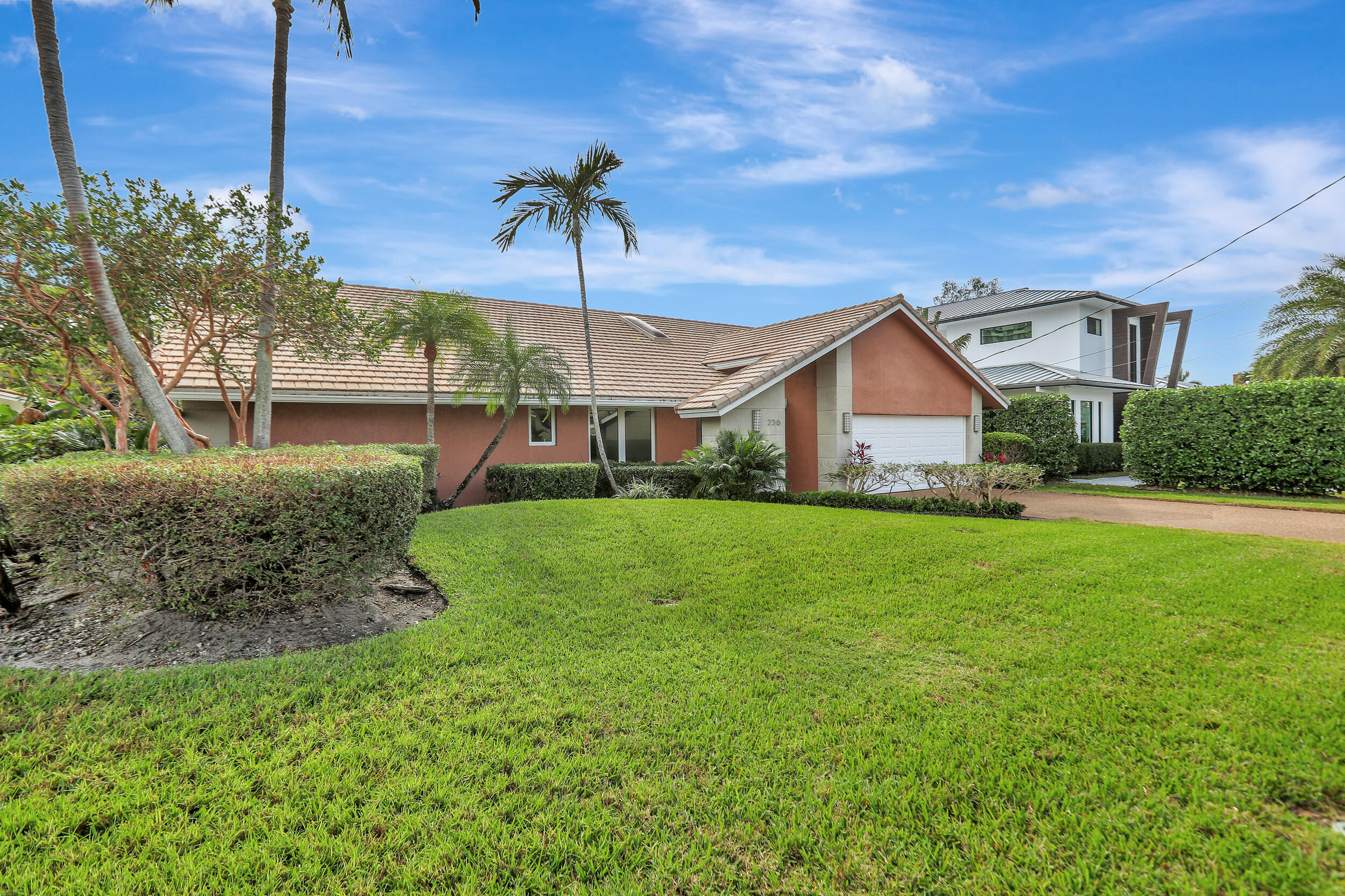 Lauderdale Surf & Yacht Estates