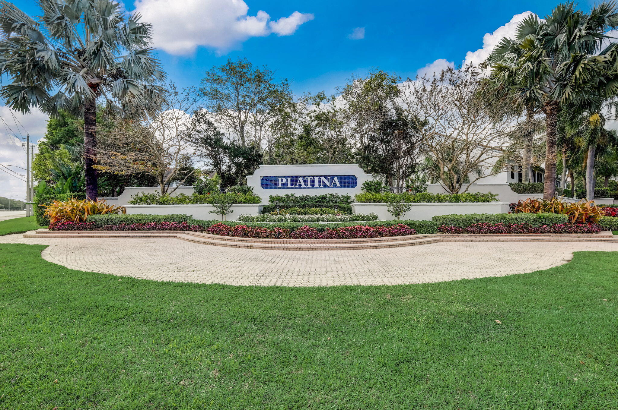 Giardino Village, Platina